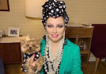 Лена Ленина предложила помощь многодетной сибирячке из дома с плесенью