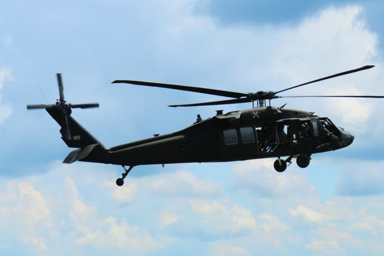 Вертолет Black Hawk