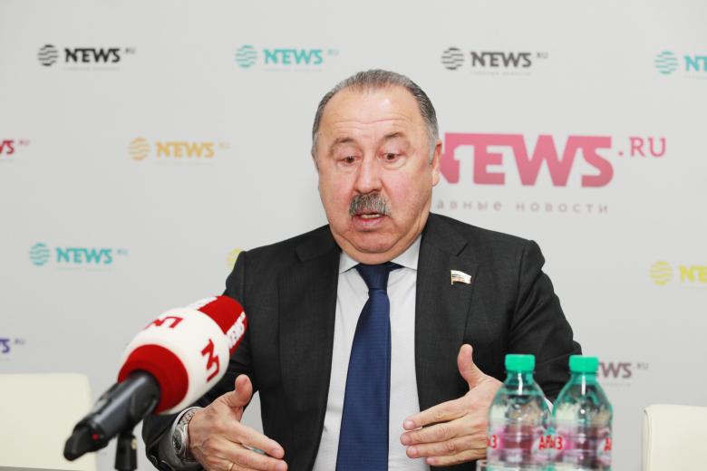 Валерий Газзаев