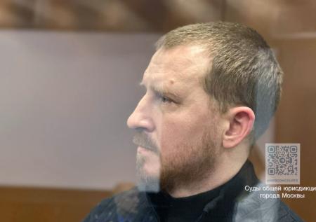 Бывшему мэру Сочи и его жене продлили арест