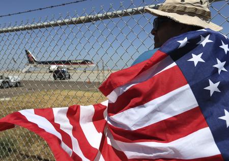 Америка закрывается: Трамп надолго осложнил переезд в США