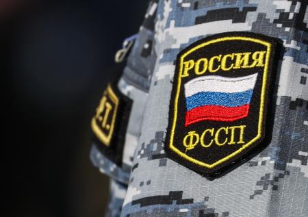 Гражданские служащие ФССП станут носить форму