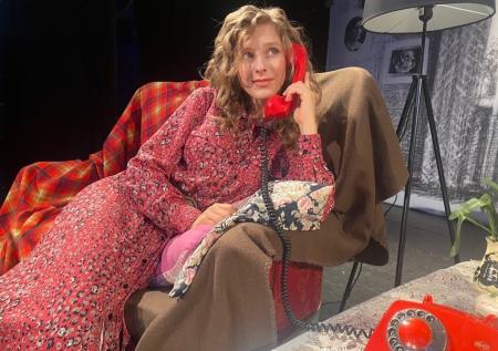 «У меня для тебя новость!»: Арзамасова примерила на себя образ беременной