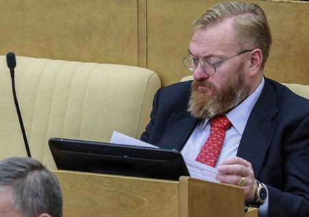 Милонов призвал заблокировать Facebook 