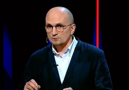 Ведущий Карнаухов объяснил, зачем заскринил женщину с декольте