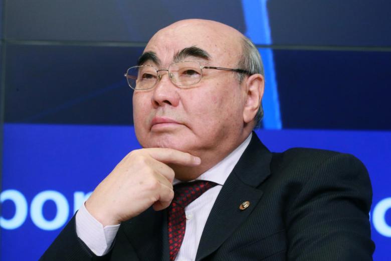 Аскар Акаев