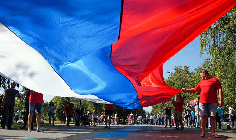 Празднование Дня российского флага 
