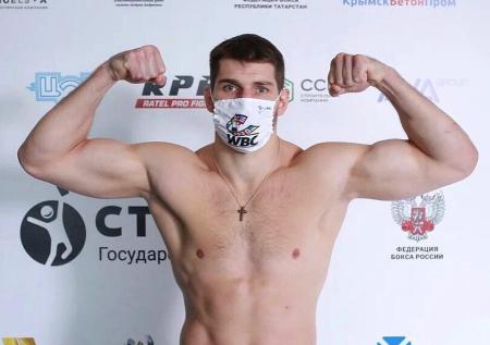 Папин нокаутировал Файфера и стал претендентом на титул WBC