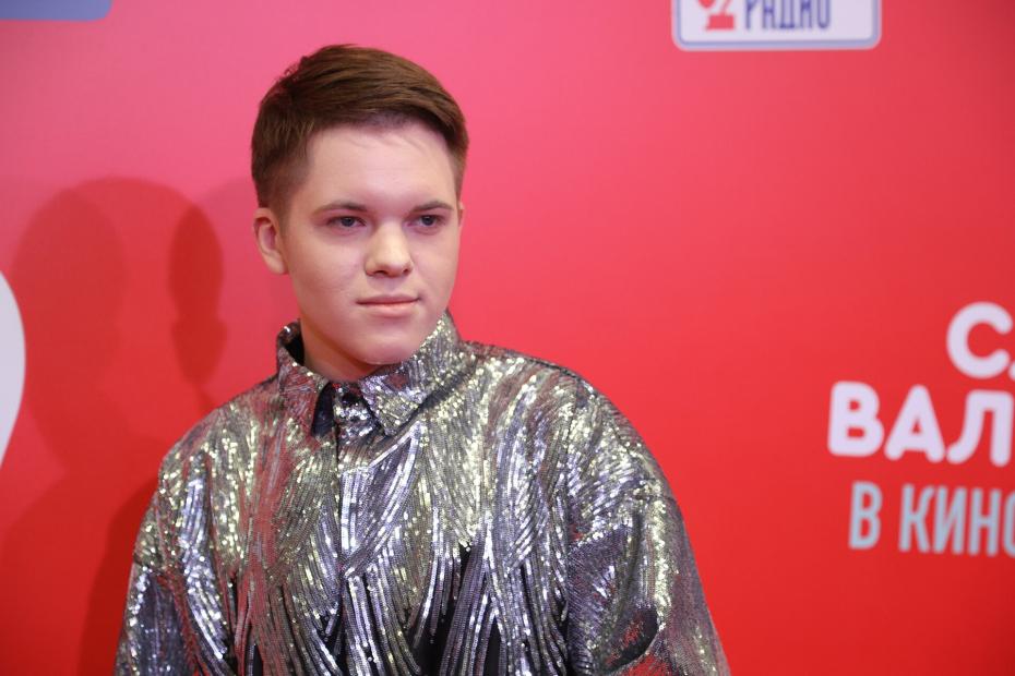 Блогер Илья Михалев на премьере фильма режиссёра Александра Баршака «День слепого Валентина» в киноцентре «Октябрь» в Москве.