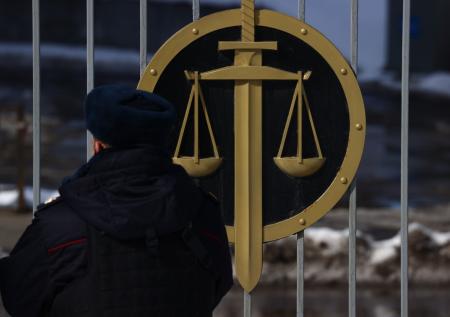 Адвокат объяснил пользу от разрешения друзьям гасить долги алиментщиков