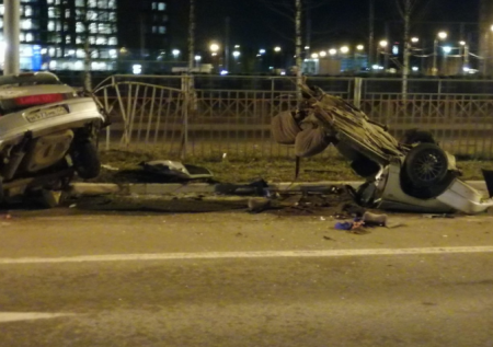 Автомобиль разорвало надвое в ДТП в Ярославле 