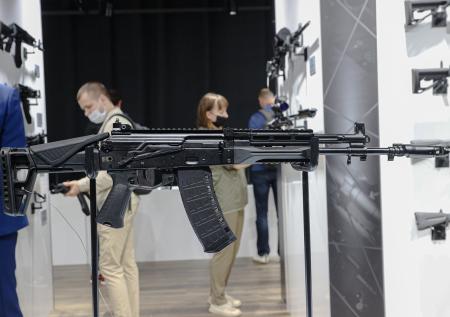 Стало известно, когда обновленный АК-12 появится в зоне СВО