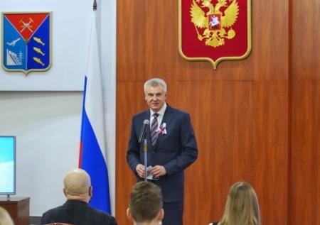 Губернатор Магаданской области привился от коронавируса