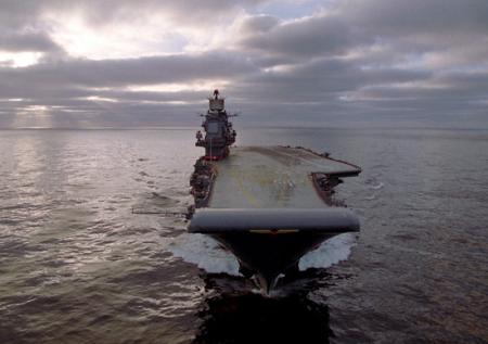 Авианосец «Адмирал Кузнецов» после пожара восстановят за 350 млн рублей