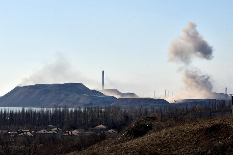 Вид на завод "Азовсталь" со стороны левого берега г. Мариуполя