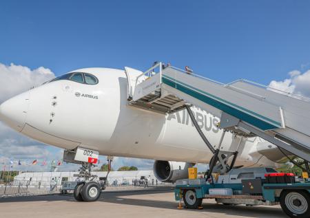 Летевший из Москвы Airbus совершил незапланированную посадку в Минводах