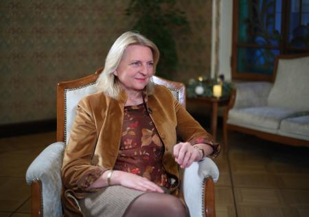 Кнайсль объяснила, почему переехала в Ливан вместо России