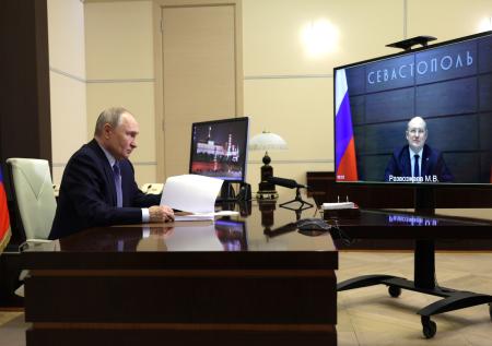 Путин пожелал Развожаеву удачи на выборах