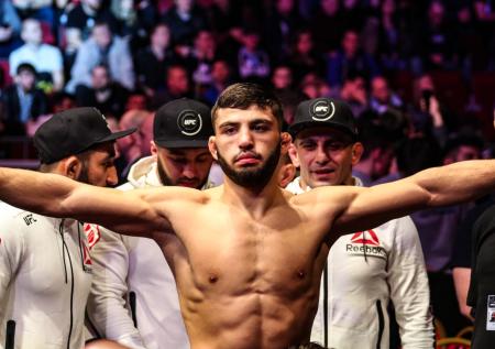 Боец UFC стал тренером ХК «Северсталь»