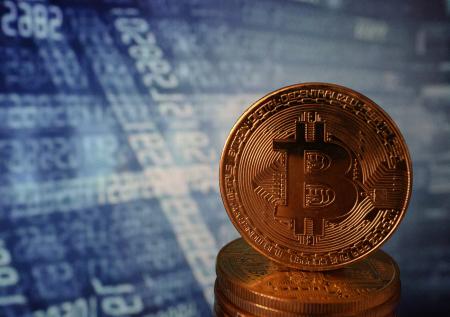 Криптобиржа Coinbase заблокировала кошельки, связанные с гражданами РФ