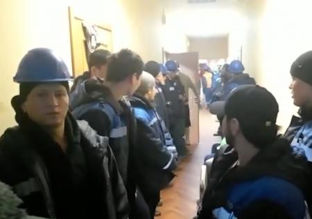 Петербургского депутата обвинили в подделке миграционных документов