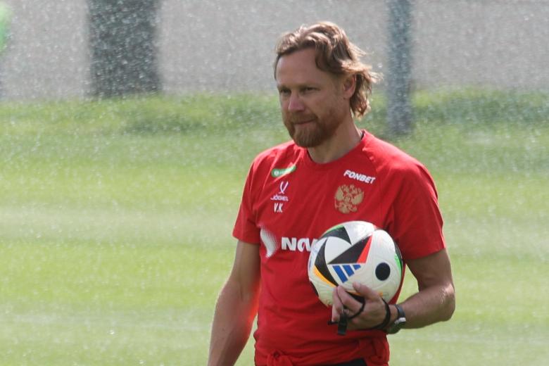 Валерий Карпин