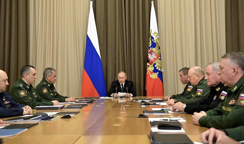 Президент РФ Владимир Путин на совещании с руководством Министерства обороны