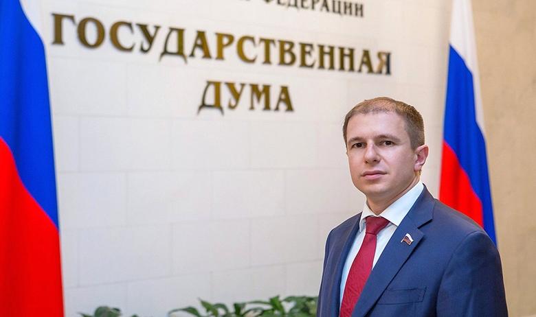 Заместитель председателя комитета по контролю и регламенту Михаил Романов