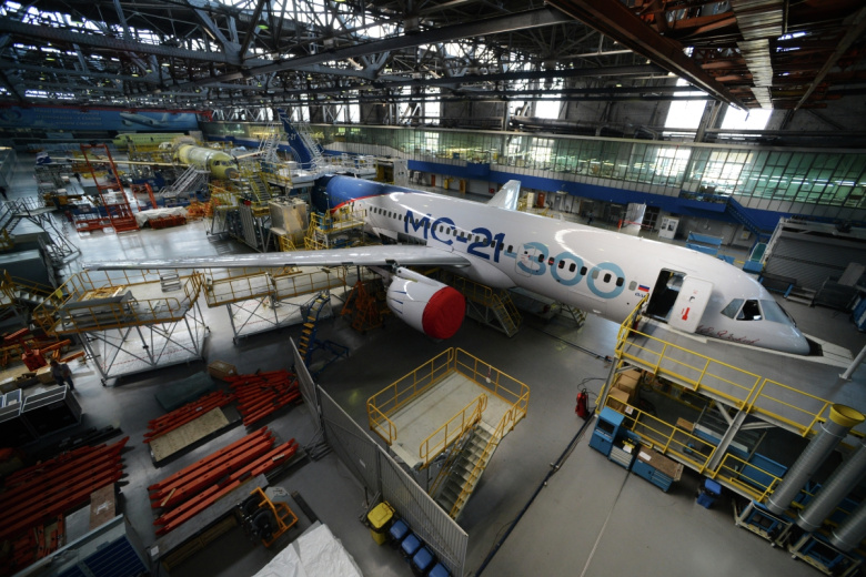 Цех сборки самолета МС-21-300 на авиазаводе