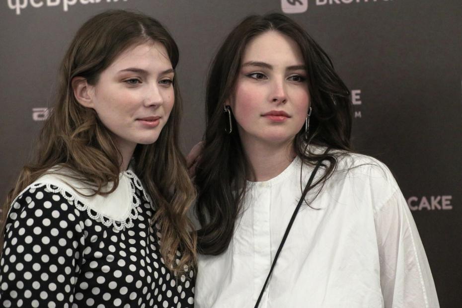 Актриса Тина Стойилкович (слева) на премьере российско-ливанского фильма «Гнев» режиссера Марии Ивановой Сурае в кинотеатре «Иллюзион»