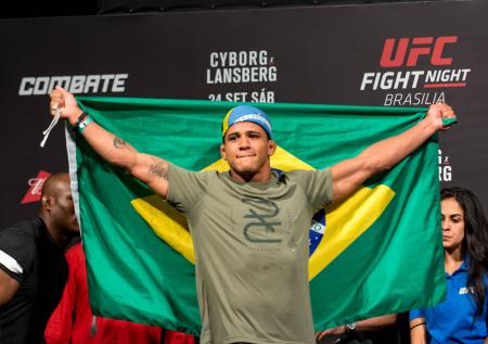 Претендент на титул UFC призвал вычеркнуть Макгрегора из рейтингов