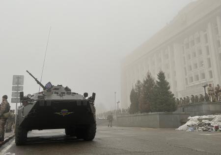 В Алма-Ате подожгли резиденцию президента Казахстана 