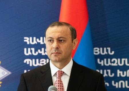 Григорян: Ереван получил от Баку 10-й пакет предложений по мирному договору