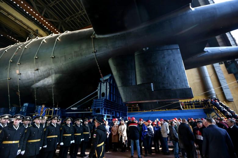 Атомная подводная лодка «Белгород» во время спуска на воду