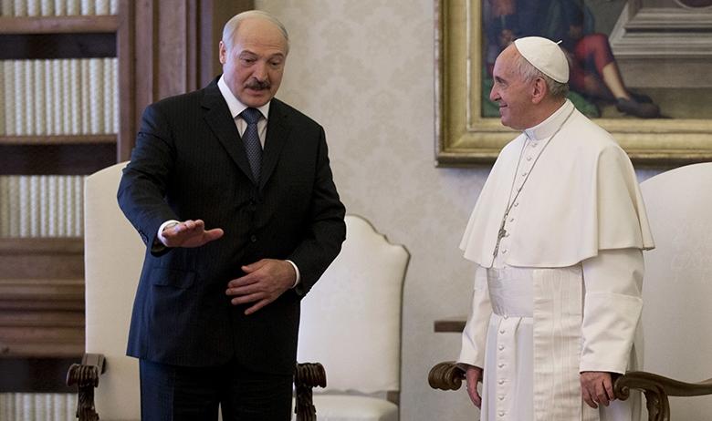 Александр Лукашенко и папа римский Франциск