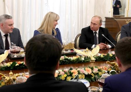 Путин призвал укреплять команду в Петербурге