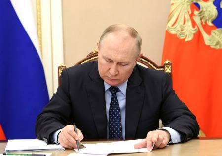 Бизнес обяжут заключать госконтракты для войсковых операций за рубежом