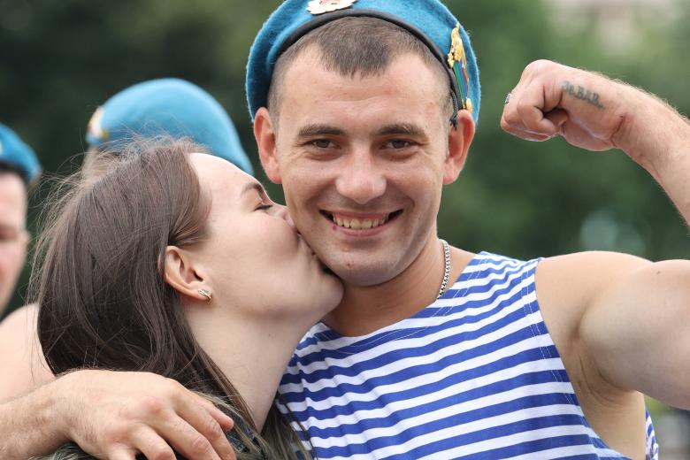 Празднование Дня ВДВ в Центральном парке культуры и отдыха имени Горького