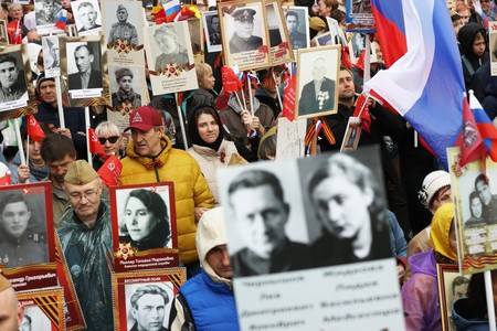 «Бессмертный полк» отменили. Правда ли есть опасность терактов 9 мая?