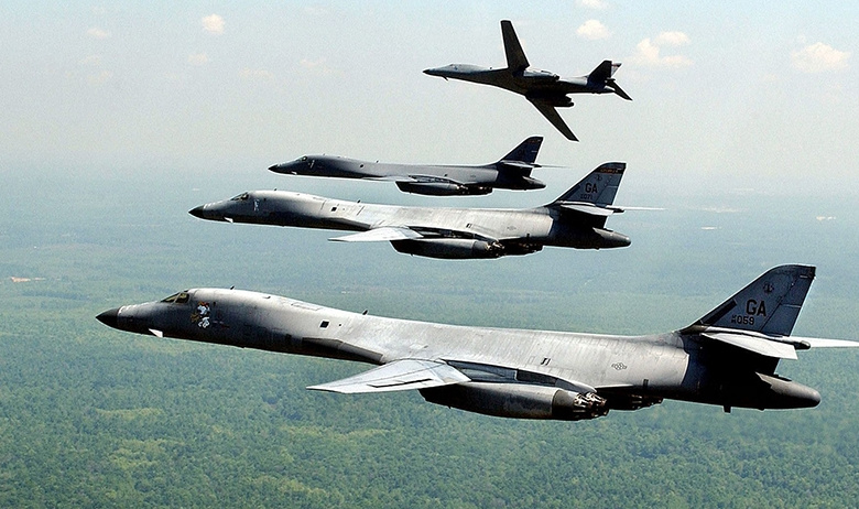 Стратегические бомбардировщики B-1B ВВС США