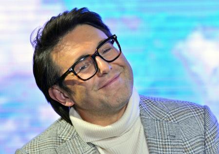 Почему передачу «Прямой эфир» ведет не Малахов: куда он ушел, кем заменили