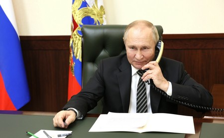 Си Цзиньпин призвал все стороны добиваться урегулирования на Украине