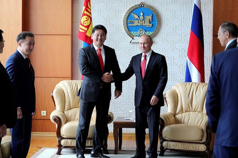 Ухнаагийн Хурэлсух и Владимир Путин