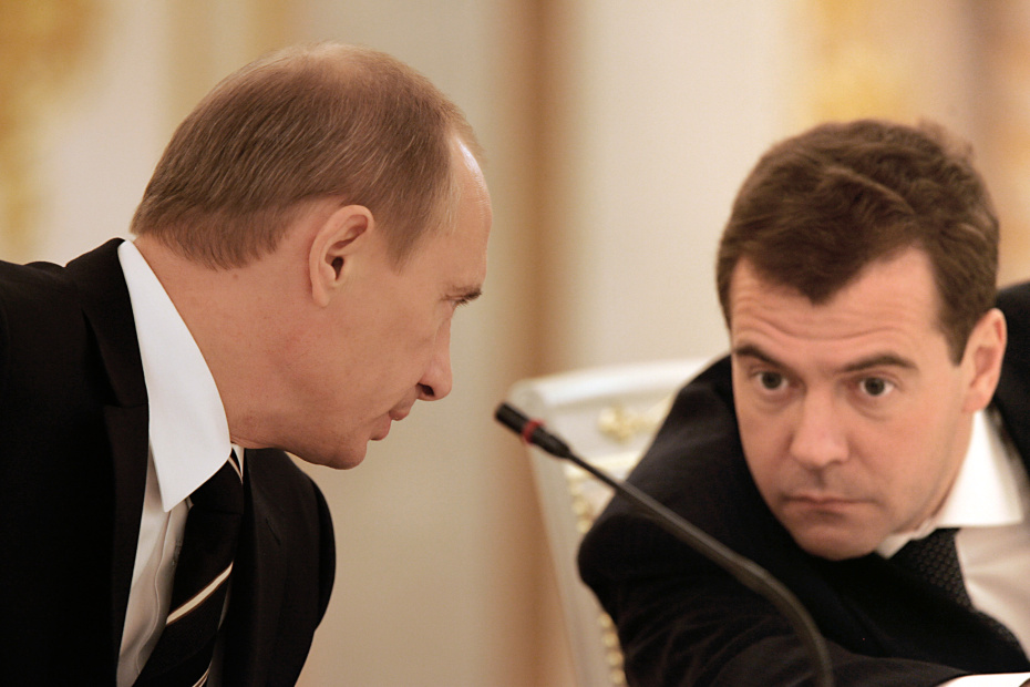 Президент России Владимир Путин и первый вице-премьер правительства РФ Дмитрий Медведев. 2006