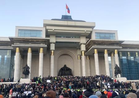 Власти Улан-Батора не будут объявлять режим ЧП на фоне протестов