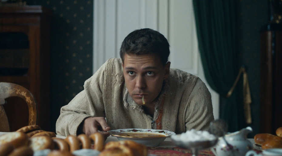 Кадр из фильма «Холоп»