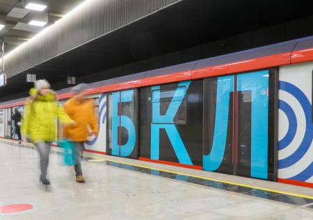 Названа причина остановки движения на Большой кольцевой линии 