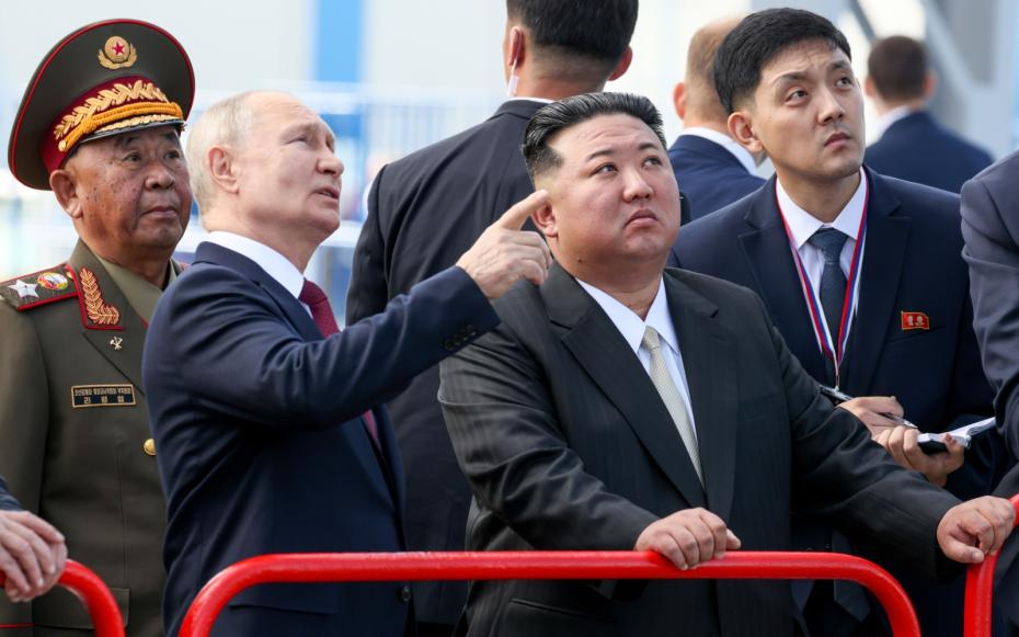 Владимир Путин и Ким Чен Ын на космодроме Восточный