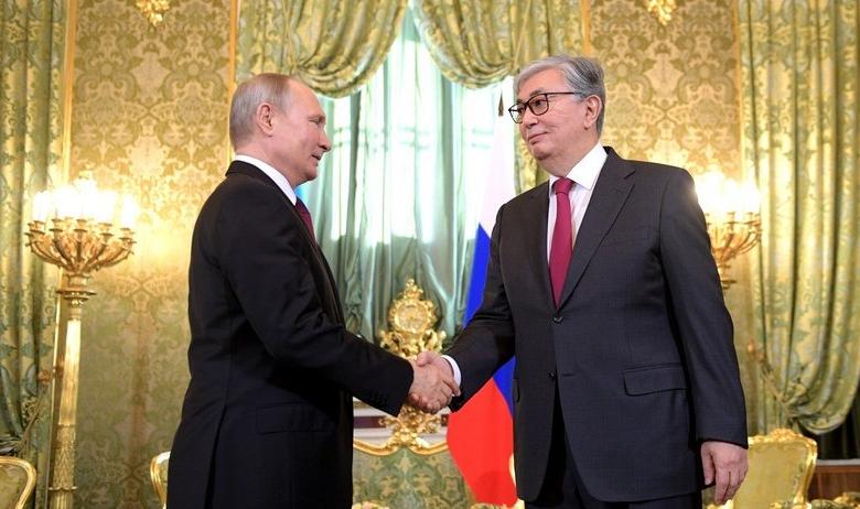 Президент РФ Владимир Путин и президент Казахстана Касым-Жомарт Токаев