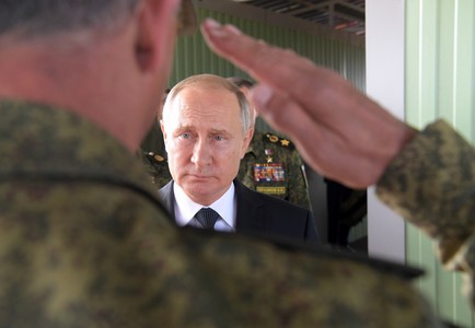 Путин примет участие в военных учениях на следующей неделе